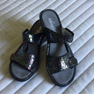 Alegria NWOT Y2K leather heeled sandal